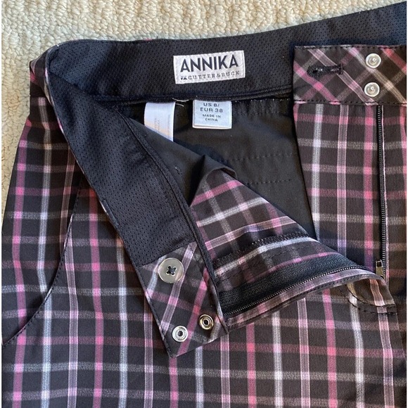 Annika Stylish Black and Pink Bermudas for Warm Weather - Picture 4 of 7